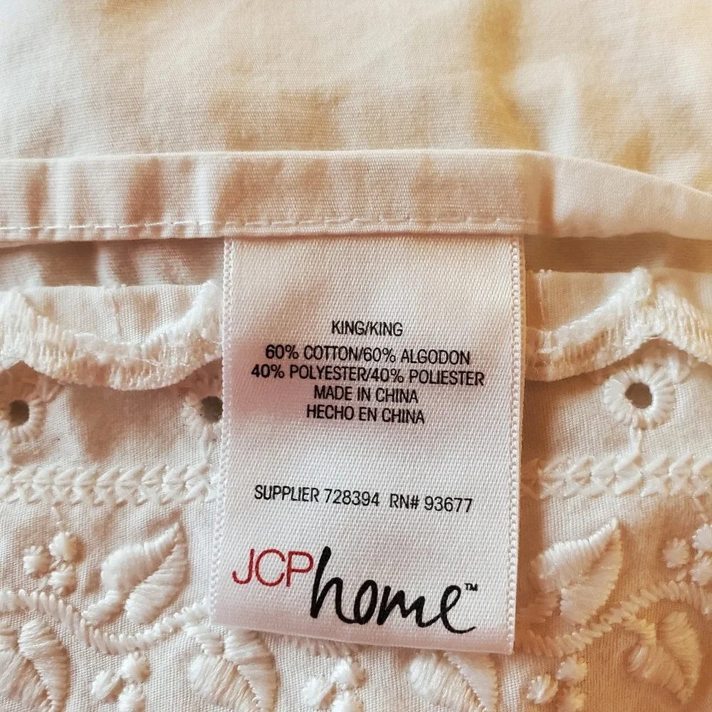 JC Penney Home King Flat Sheet White Eyelet Lace Scalloped Border Cotton Blend
